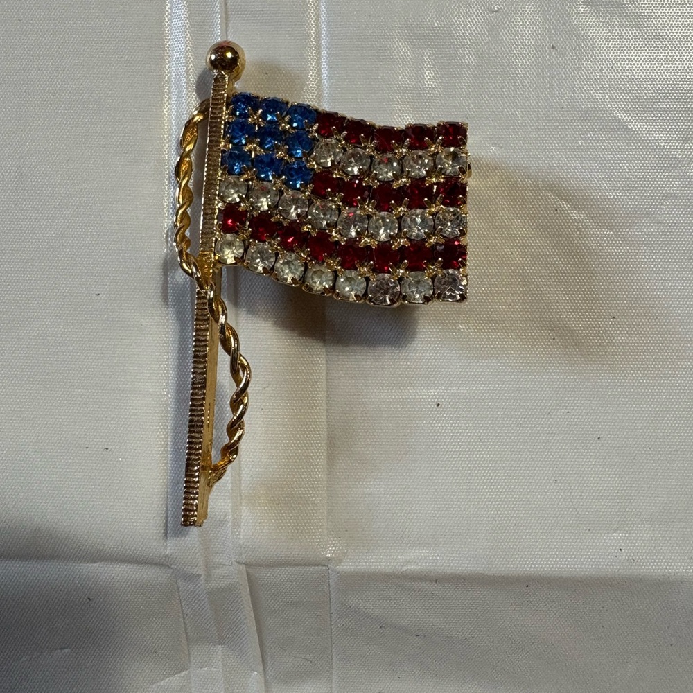 Vintage American Flag Brooch with Rhinestones